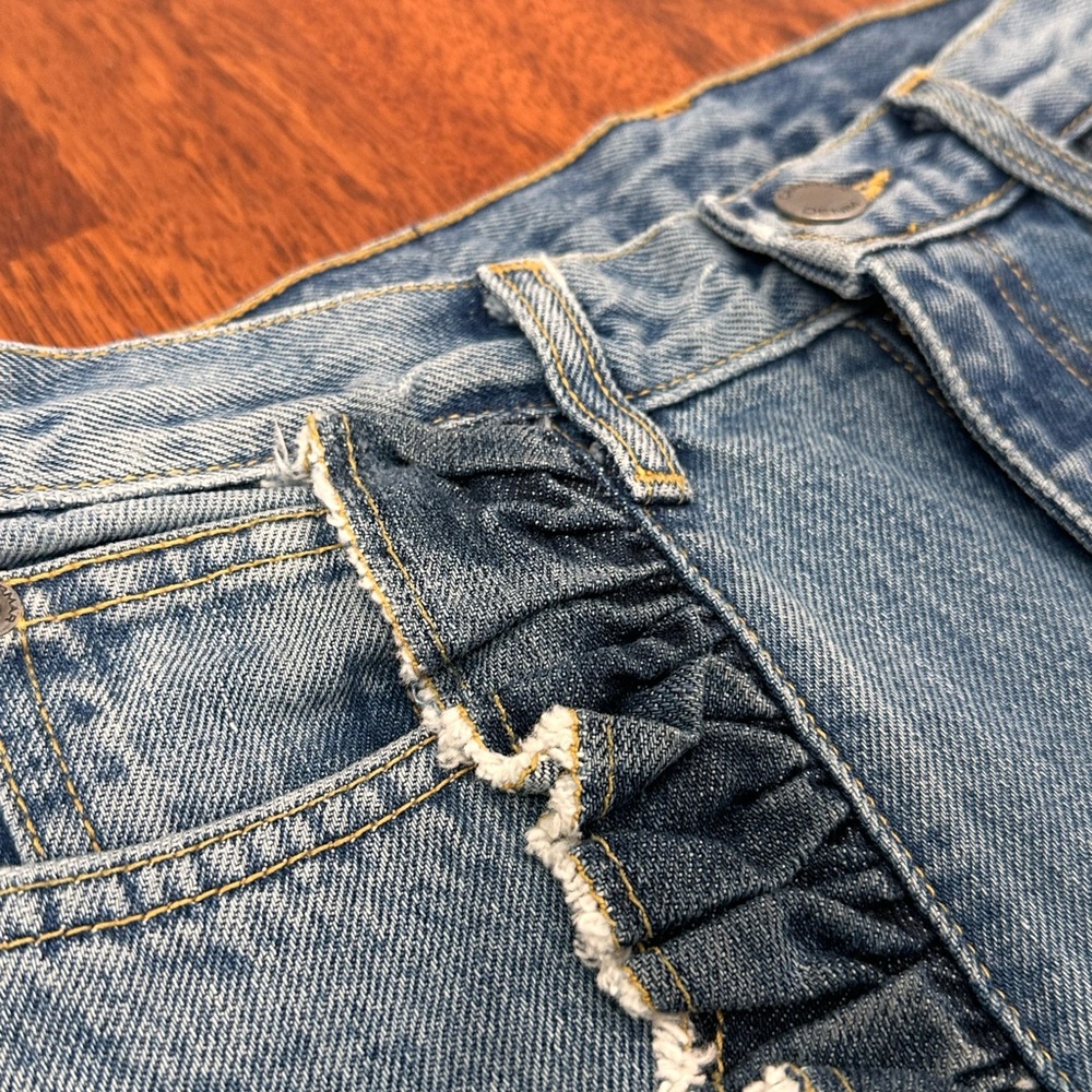 Carmar Two-Tone Light Blue Straight Leg Jeans with Frayed Trim - Picture 6 of 13